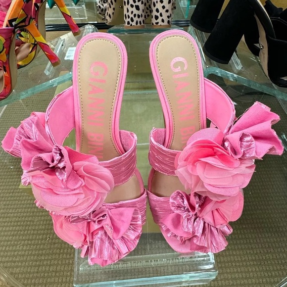 NWT Gianni Bini Hardaway Satin Ruffle Floral Detail Dress Slide Sandals Sz 6,5 - Picture 2 of 8